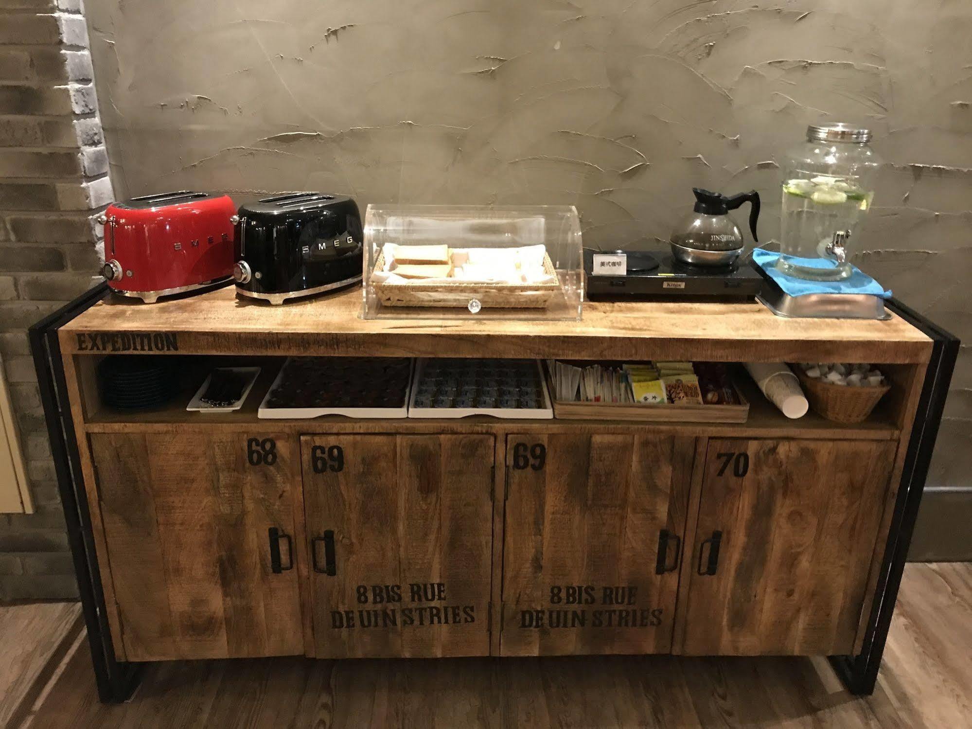 Unique 75 Hotel Taichung Extérieur photo