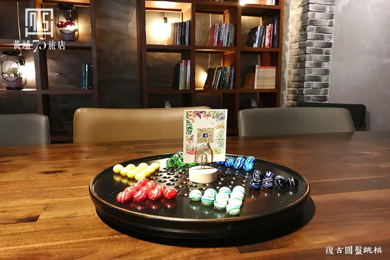 Unique 75 Hotel Taichung Extérieur photo