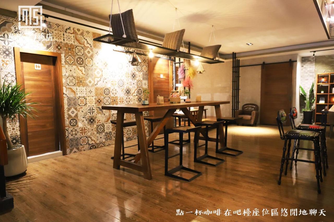 Unique 75 Hotel Taichung Extérieur photo